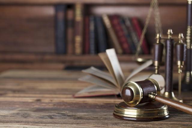 六旬男子给00后情人转款80余万元，妻子起诉归还 法院判决：赠与无效，返还！