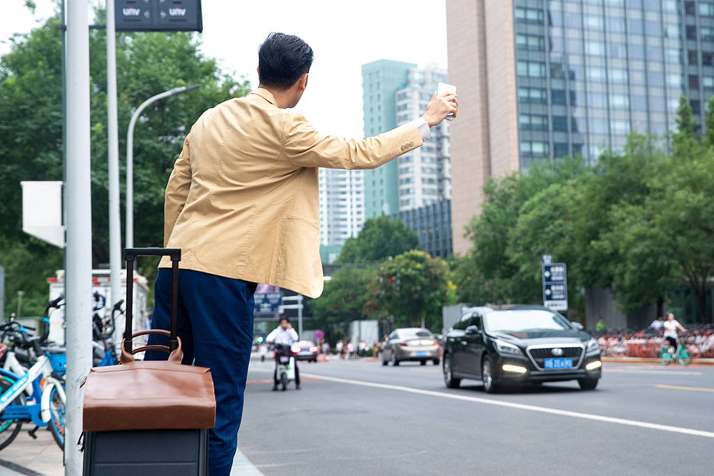 19岁青年索要多付车费未果后自杀,别轻言“心理素质差”