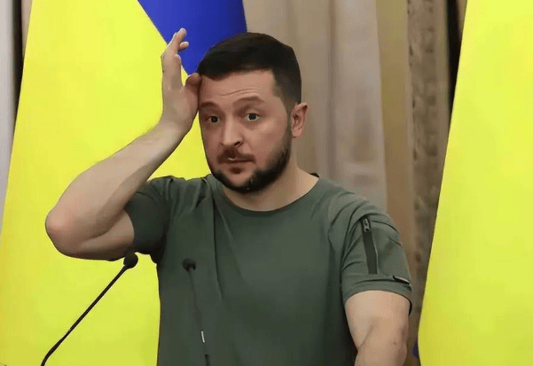 泽连斯基抵挡不住压力,乌克兰人已经醒悟,数千人冲上街头,“最大的敌人”并不是俄罗斯?