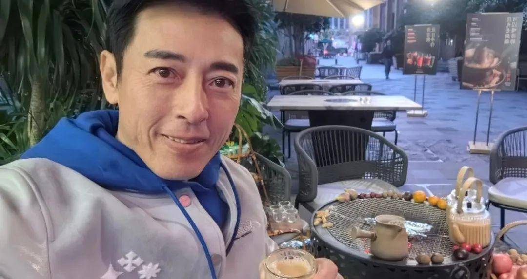 59岁“最帅令狐冲”住进ICU：秋冬季此病高发，别硬扛