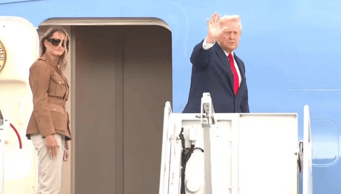 行程结束,特朗普火速离开英国,临走前送给普京19个字,中方的一番表态斩钉截铁