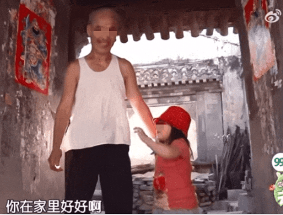 12岁甜馨自爆被孤立,网友一语道破:小孩的社交圈,才是“修罗场”