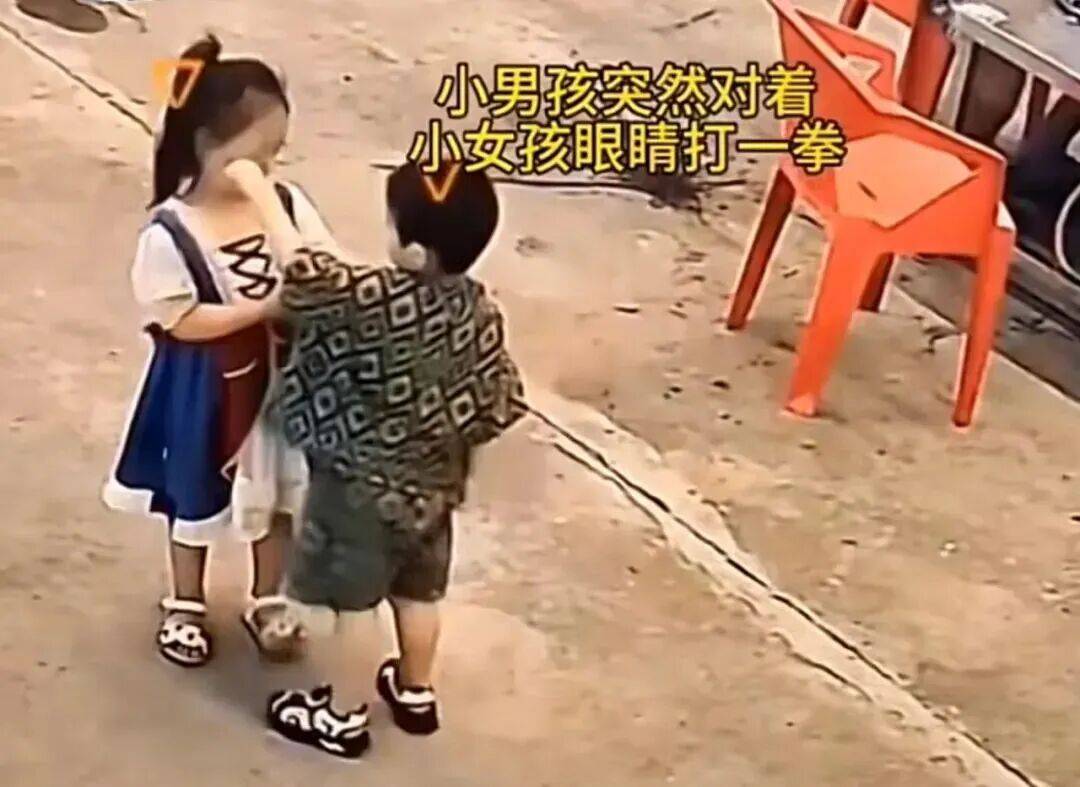 12岁甜馨自爆被孤立,网友一语道破:小孩的社交圈,才是“修罗场”