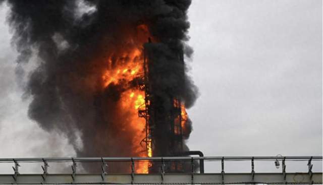 1400公里外化工厂燃起大火,乌军无人机已袭击俄境内40%的炼油厂