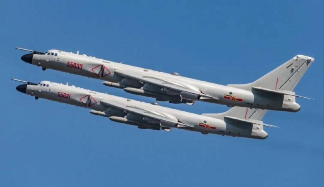 军迷热议!《舰载武器》曝光四发轰-6改进方案:航程14000公里?