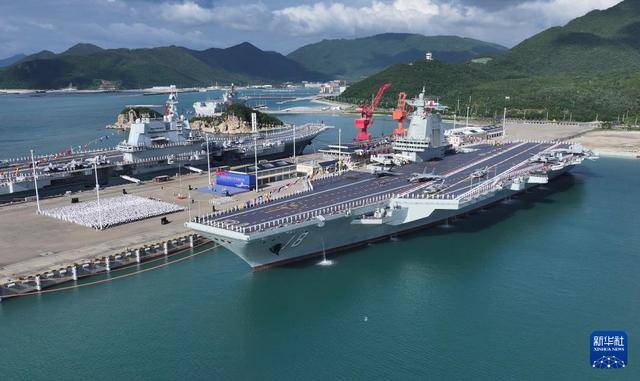 军事专家：新型舰载机停放甲板，表明福建舰入列即具备战斗力