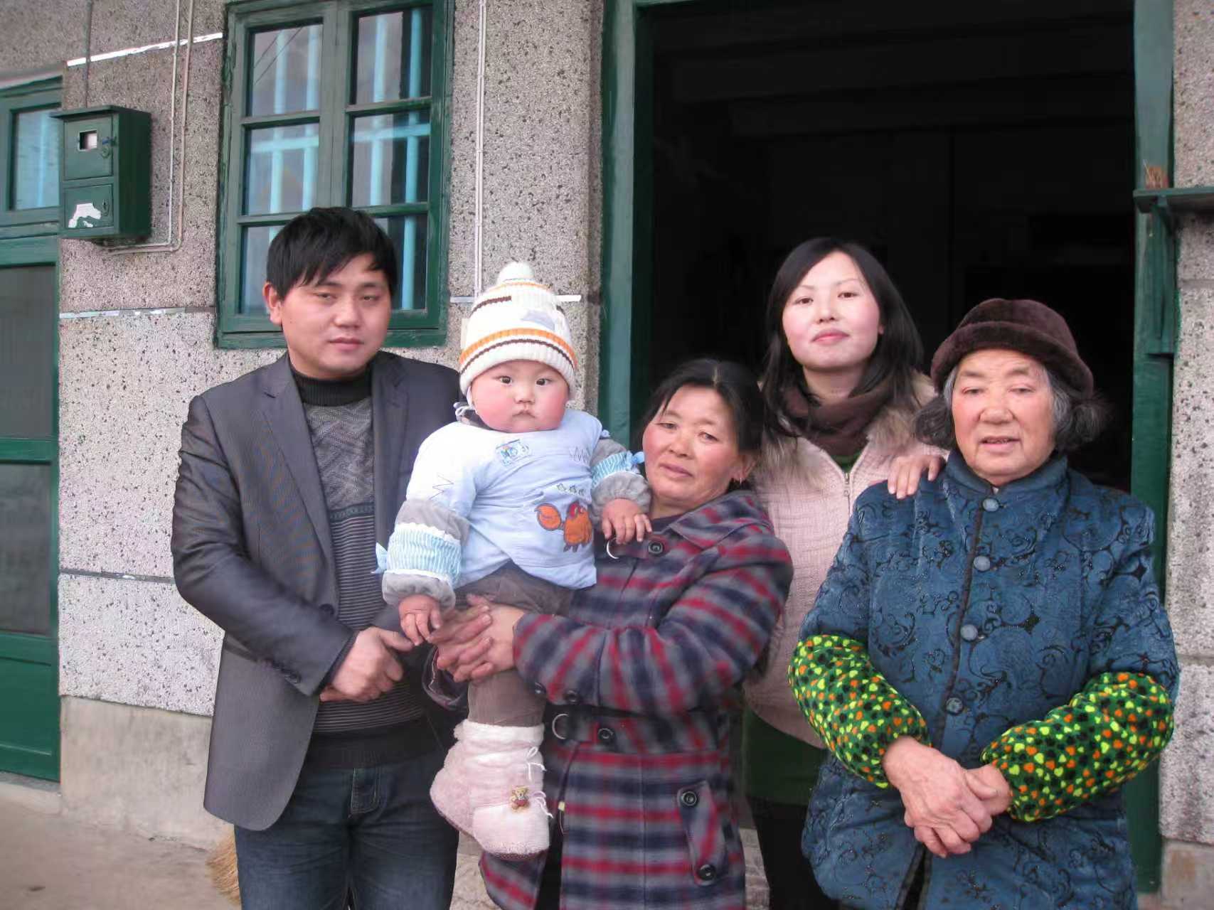 娄底14岁初中生作文看哭全网,得知爆火首先看恶评,回应用AI质疑:算是另一种夸奖