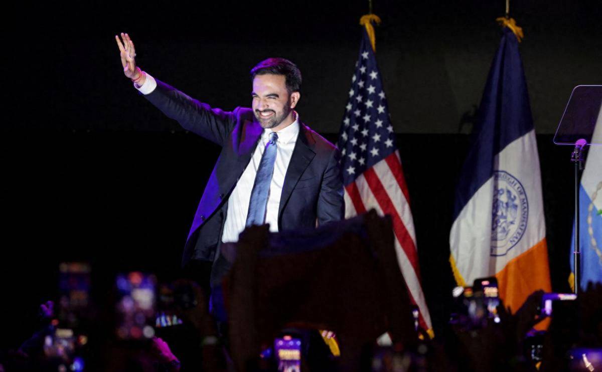 美国多架专机降落中国,民主党抢先特朗普一步访华,和中方有大事相谈?